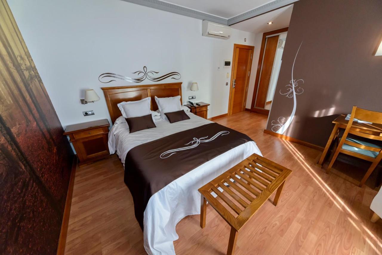Hotel La Barrosa Абехар Екстериор снимка
