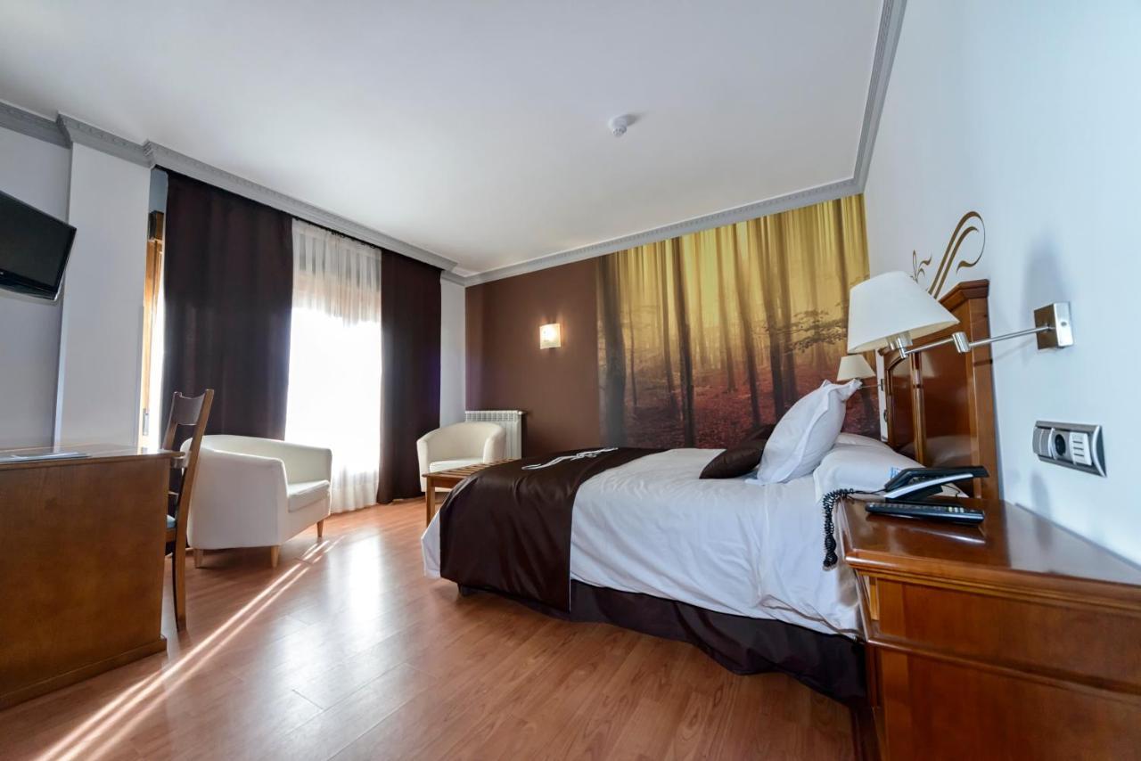 Hotel La Barrosa Абехар Екстериор снимка