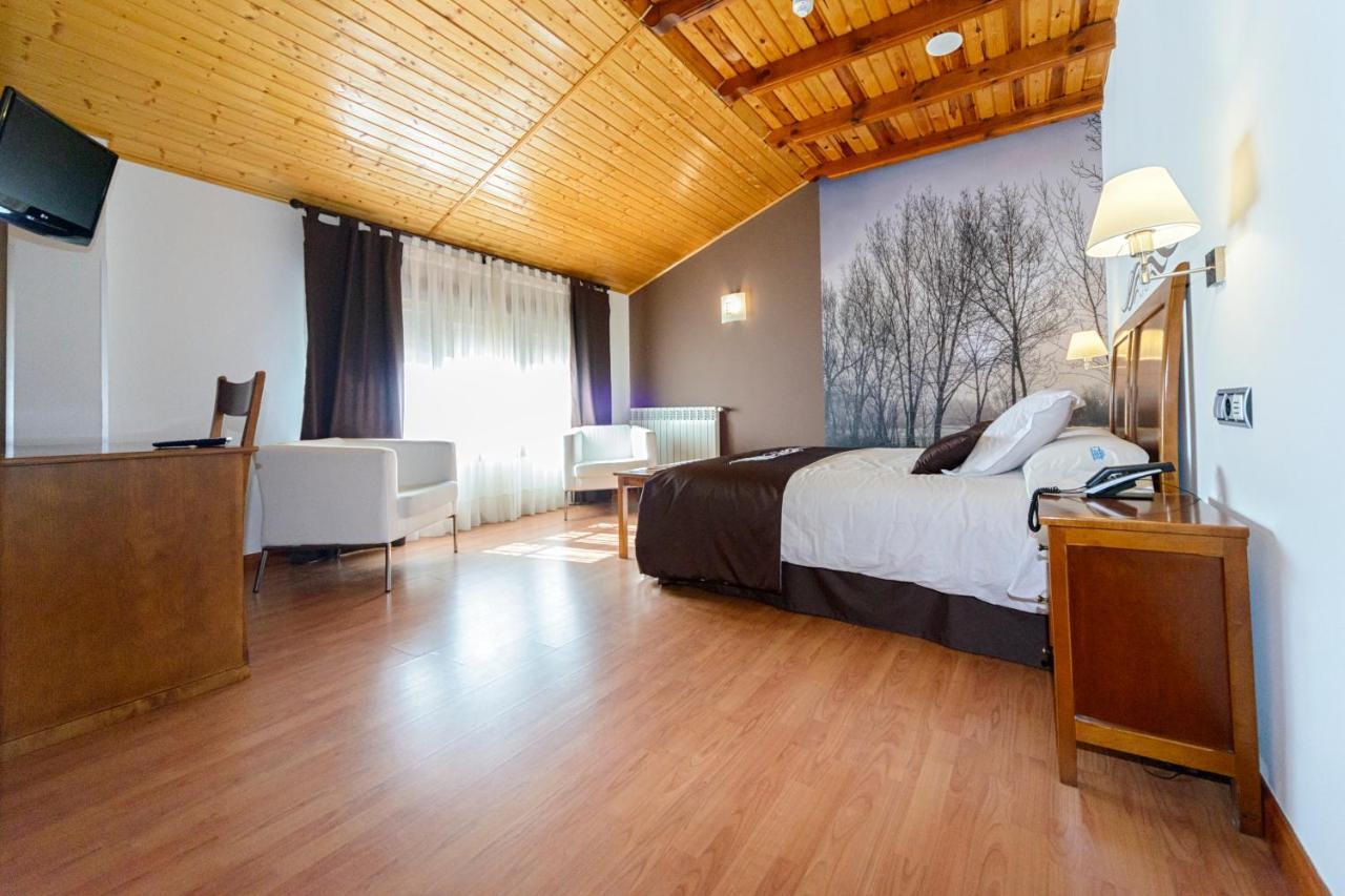 Hotel La Barrosa Абехар Екстериор снимка
