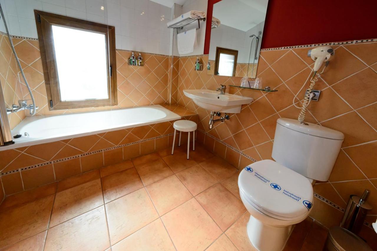 Hotel La Barrosa Абехар Екстериор снимка